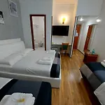 מלון Positano 2 2*